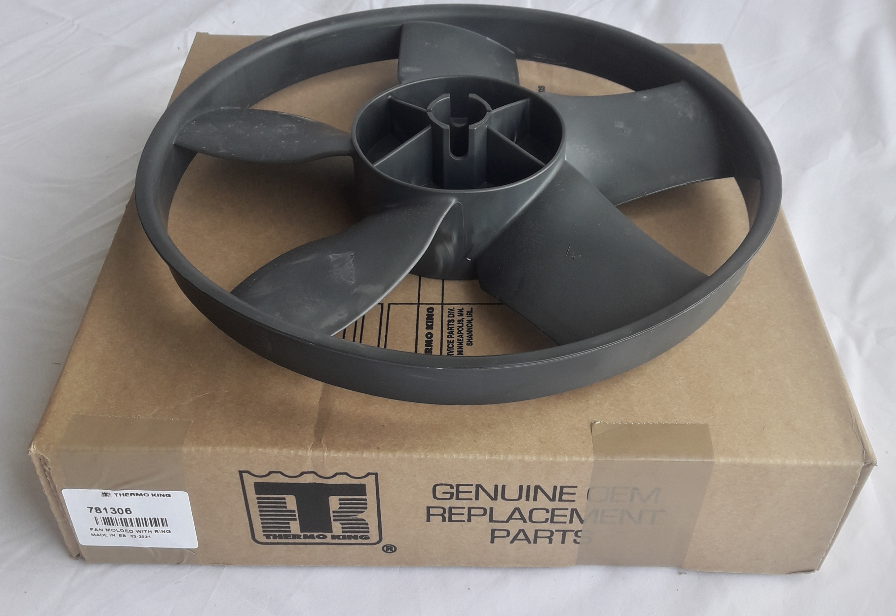 FAN MOLDED WITH RING