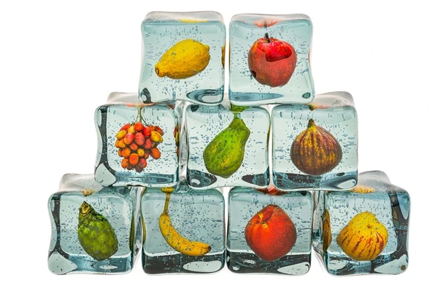fruits-frozen-ice-cubes-pyramid.webp